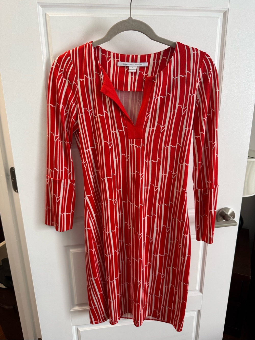 Diane Von Furstenberg Red and White Long Sleeve V-Neck Shift Dress